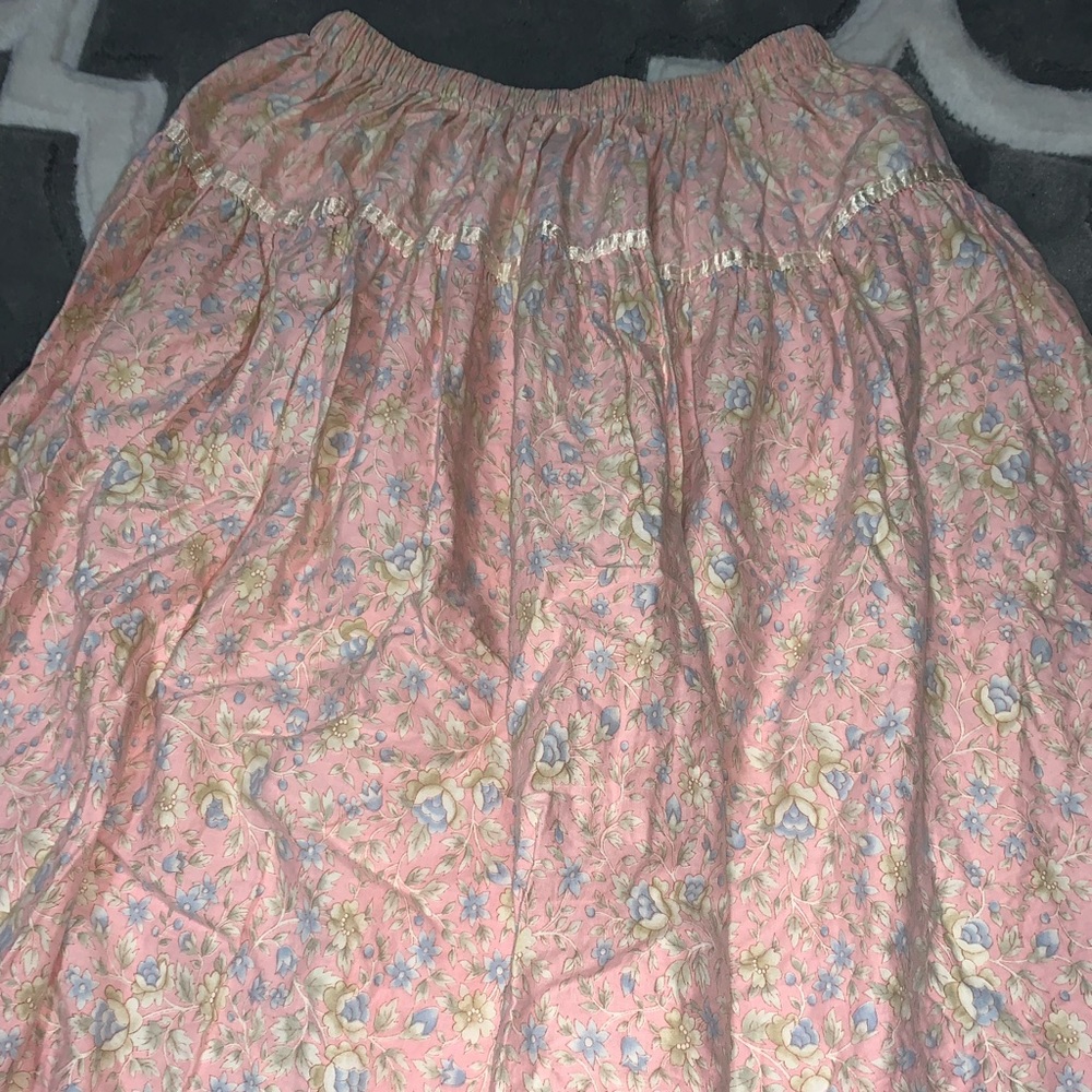 Vtg floral skirt - Picture 3 of 3
